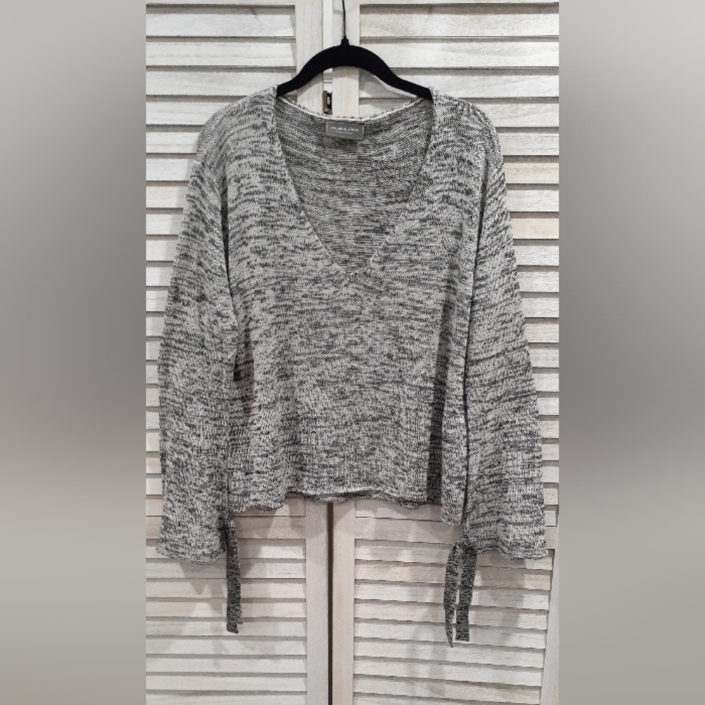 Wooden Ships Paola Buendia Heather Gray V-neck Long Sleeve Knit Sweater